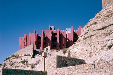 La Muralla Roja, Calpe, Alicante, Spanyolország, 1973, Forrás: ricardobofill.com