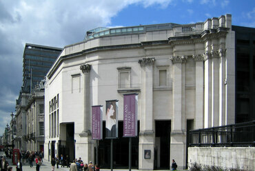 National Gallery – Sainsbury Wing, London. Forrás: Wikimedia Commons