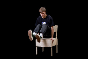 Egy-egy kiemelt szék típus makettjének elkészítése / BA Modell és prototípustervezés Miklósi Ádám vezetésével – fotó: Dénes Nóra / Design Campus Győr