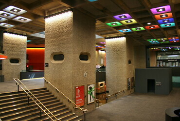 Barbican Centre, London. Chamberlin, Powell and Bon. Forrás: Flickr