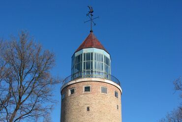 A MATE gödöllői Szent István Campusának víztornya, melyet Jánossy György tervezett az 1950-es években. Forrás: Wikimedia Commons
