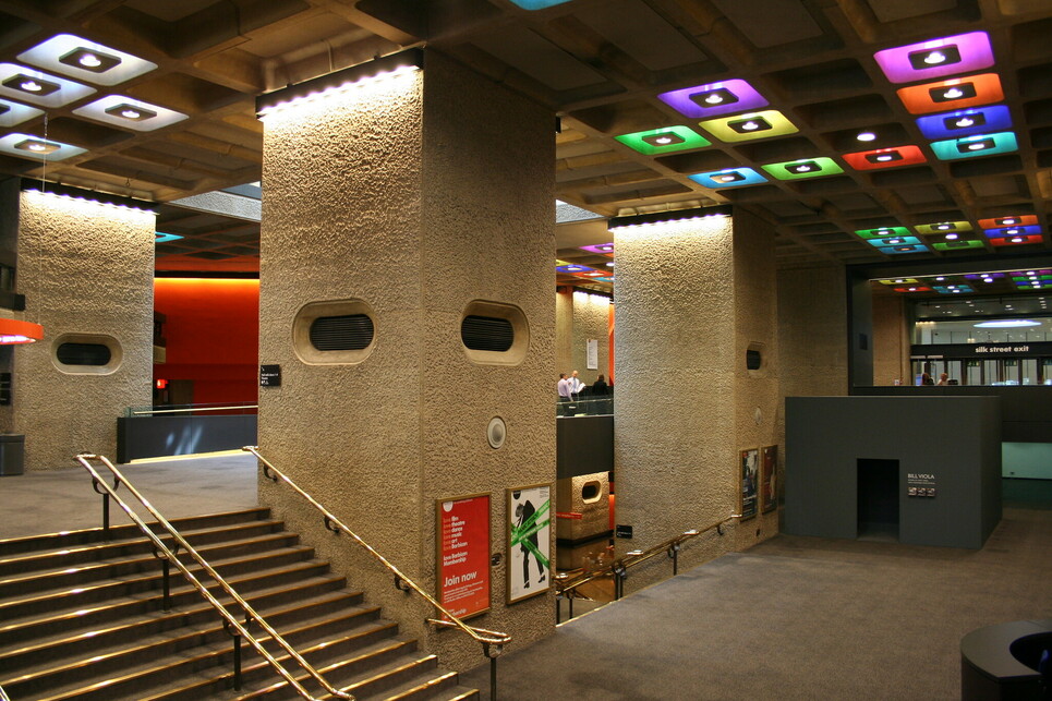 Barbican Centre, London. Chamberlin, Powell and Bon. Forrás: Flickr