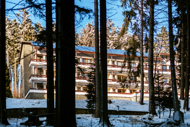 Az Miskolczy László tervezte épület az ország első gyógyszállójaként kezdte meg a működését. 1938-ban egy második szárny építésével a férőhelyek száma közel duplájára, 270-re nőtt. Jelenleg részben hotel, részben szanatórium, de télen zárva tart.