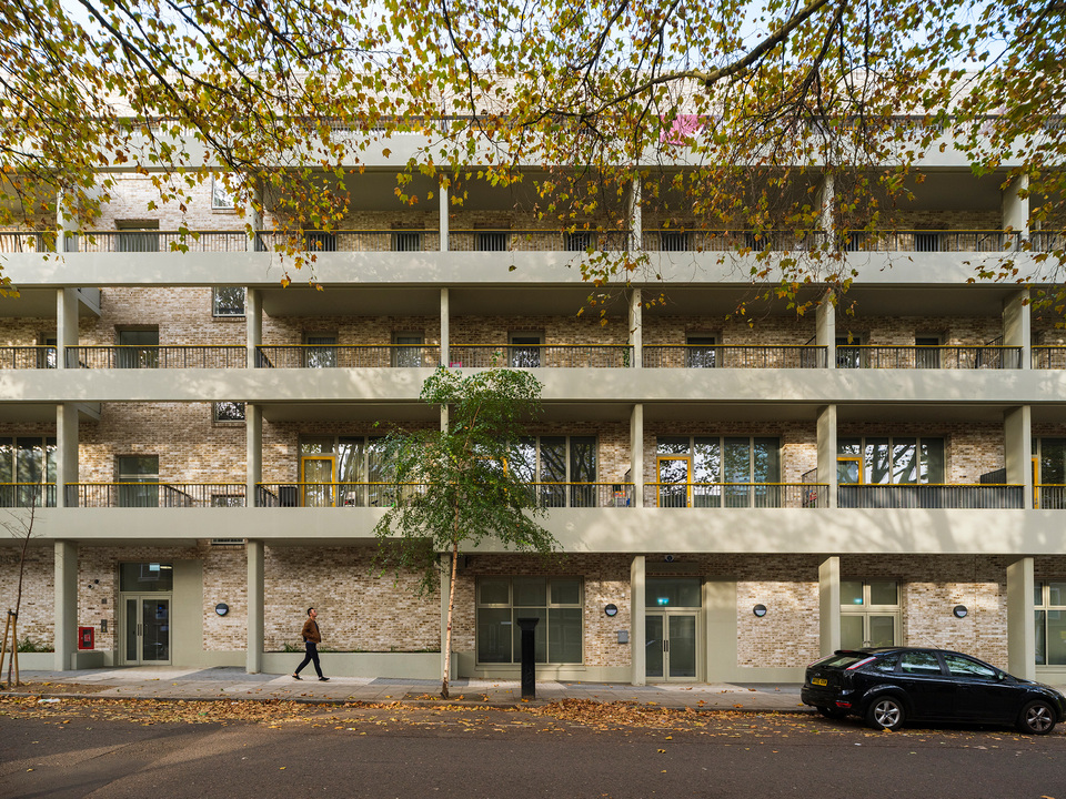 Kirkfell önkormányzati bérház, Camden, London – Tervező: Mae Architects – Fotó: Stäle Eriksen és Tim Crocker