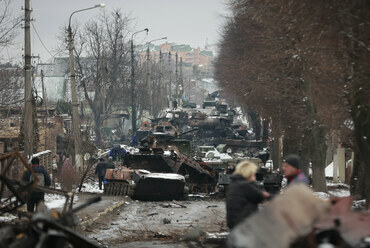 Az ukrán hadsereg által megsemmisített és elfoglalt orosz harci járművek Bucsa mellett, forrás: WikiMedia Commons