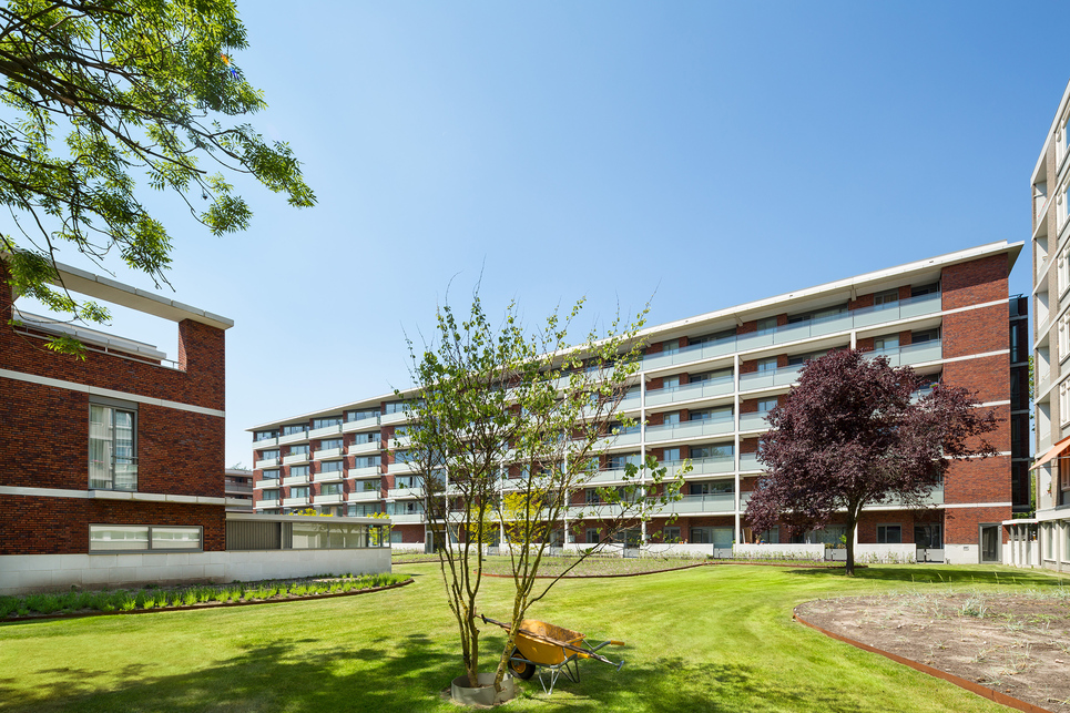 Plesmanbuurt Slotervaart, Amsterdam (2010-2016). Építész: Steenhuis Bukman Architecten. Fotó: Jannes Linders