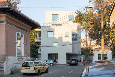 Társasház a Mumuleanu utcában, Bukarestben – építész: ADNBA – Fotó: Laurian Ghinitoiu, Andrei Margulescu, Daniel Miroțoi