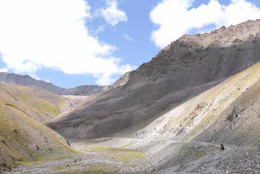 Kerékpártúra, Kirgisztán, Kegeti hágó előtt +2900m, 2019 – fotó: Baranyi Ágnes