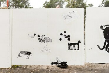 Metsola porvédő fal – fotó: Paula Virta / EMMA - Espoo Museum of Modern Art