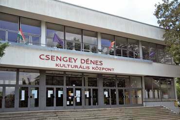 Csengey Dénes Kulturális Központ – forrás: Paks-Press Hírügynökség | Facebook