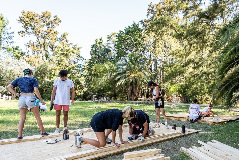 Nemzetközi építésztábort és land art fesztivált szervez a Hello Wood 