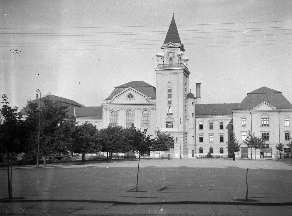 A Mezőtúri Városháza, Forrás: Fortepan, 1944, Adományozó: Nagy Gyula