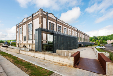 Az egykori ózdi acélgyár erőművének csarnokában 2016 óta működik a nyugat-európai mintára létrehozott Digitális Erőmű, és a Nemzeti Filmtörténeti Élménypark. 