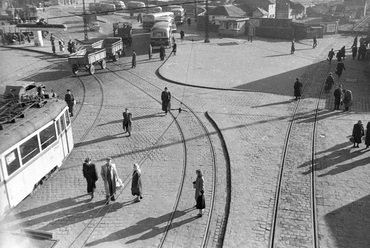 fortepan_79967 Boráros tér a Petőfi híd hídfőjétől a Soroksári út felé nézve, 1959. Forrás Fortepan/UVATERV