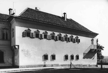 A hátsó épületrész északi homlokzata 1940 körül, Forrás: Bor Ferenc, Farbaky Péter, Tóth Tímea -  Építéstörténeti dokumentáció, 2015.