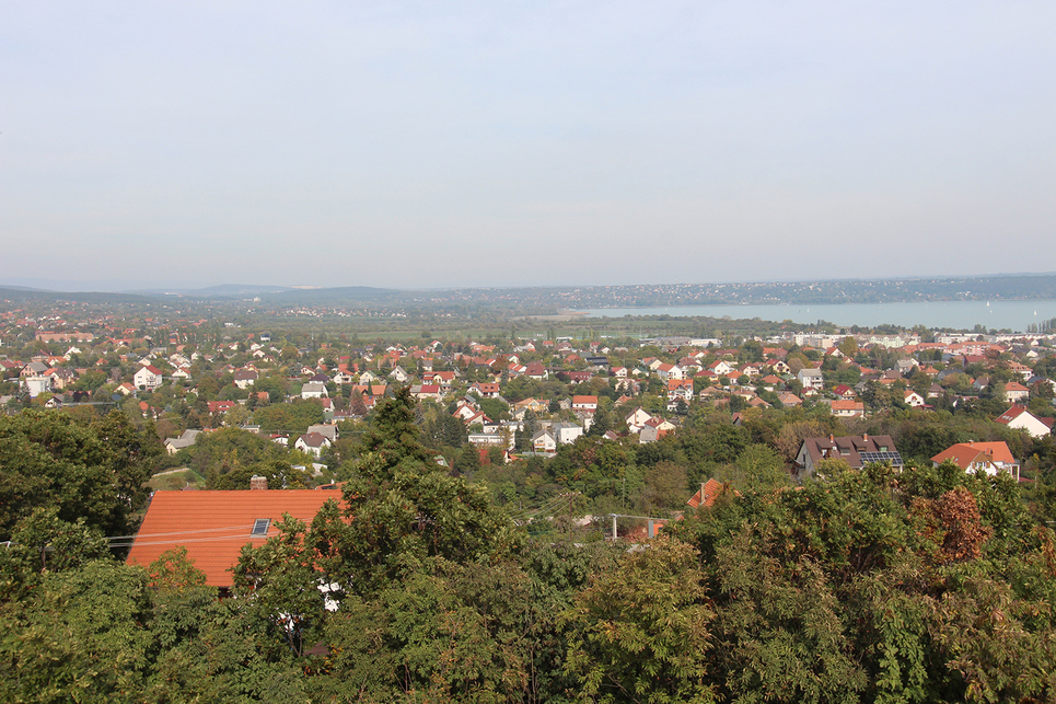 Kilátás Balatonalmádira / Fotó: Wettstein Domonkos