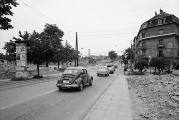 Alkotás utca a Hegyalja út - Budaörsi út közelében. BAH-csomópont a felüljáró építésekor, 1975. Forrás: Fortepan/FŐMTERV
