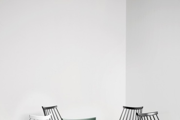 Az Ilmari Tapiovaara által tervezett "Mademoiselle" székek