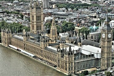 A londoni parlament, Forrás: Wikimedia Commons, Felhasználó: Brendan and Ruth McCartney