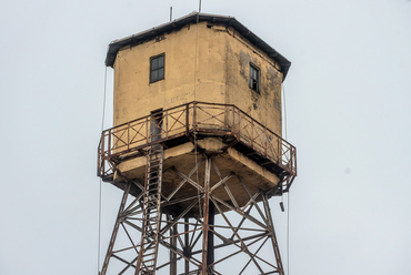 A torony ma már szintén funkció nélkül áll, azonban része a műemléki védelem alatt álló gyárkomplexumnak. 