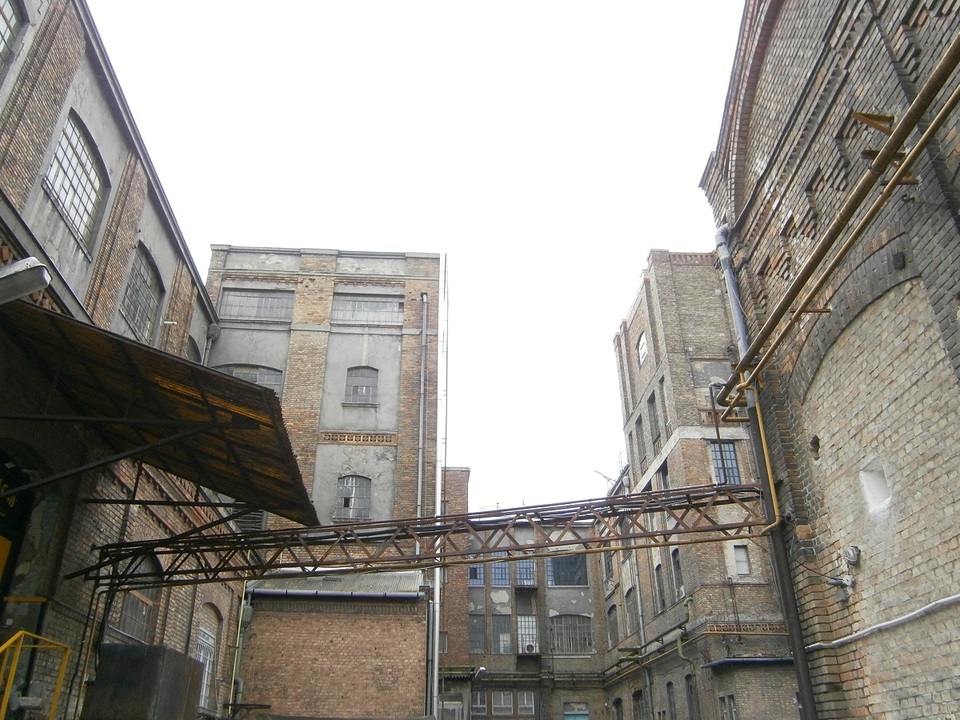 Az egykori harisnyagyár telepe napjainkban. Forrás: Wikimedia Commons / 12akd 