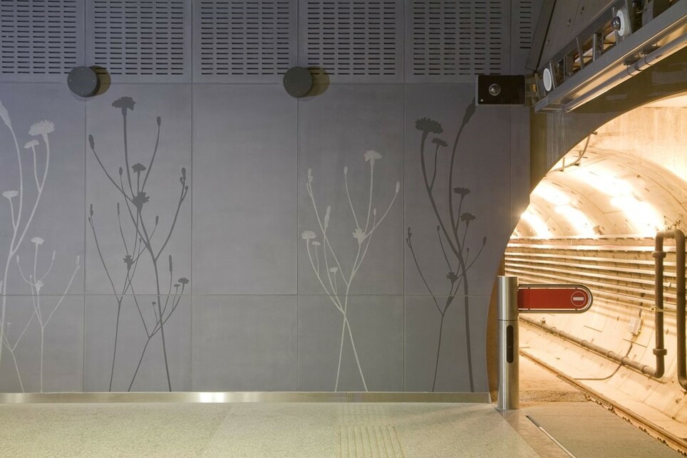 Design burkolat az M4-es metróvonalánál. A design beton kivitelezője az Argomex Kft. Forrás: Avers Fiber
