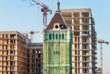 Az 1872-ben, Julius Hennicke német építész tervei szerint épült torony körül 2023 februárra kezd formát ölteni az egykori üzemhez hasonlóan monumentális City Pearl lakópark. Az első lakások 2024-es átadásáig a tornyot is felújítják.