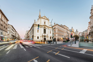 A Kossuth Lajos utca és a Belvárosi Ferences templom napjainkban.  Fotó: Gulyás Attila