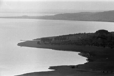 Badacsony, kilátás a Badacsonyról Szigliget felé, 1954 / Forrás: Fortepan 142962, Chuckyeager tumblr