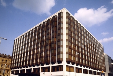 Széchenyi István (Roosevelt) tér, Atrium Hyatt szálloda, 1982. Forrás: Fortepan / Gábor Viktor