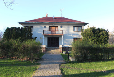 Balatonalmádi, az egykori Postatakarékpénztári tisztviselők üdülőotthona, Balatonalmádi. Tervező: Györgyi Dénes, 1935-36  / Fotó: Wettstein Domonkos