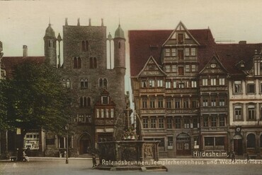 A Tempelhaus és a Wedekindhaus századfordulós képeslapon. Utóbbi épületben már ekkor a takarékpénztár működött., Forrás: Wikimedia Commons, Felhasználó: Gebrüder Gerstenberg, Hildesheim