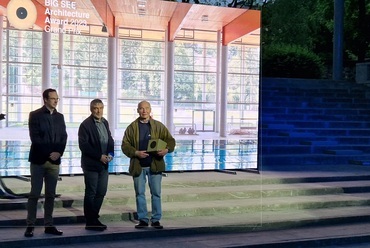 BigSEE Grand Prix díjátadó – balról jobbra: Kelemen Bálint, Németh Tamás és Tompos Csaba, a KÖZTI építészei