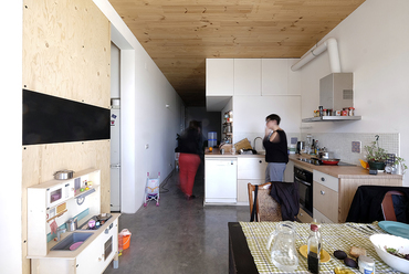 La Borda co-housing, Barcelona, Spanyolország. (2018) Tervező: Lacol. Fotó: Lacol