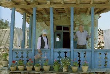 Pillanatkép Abbas Kiarostami Life, and Nothing More… (Az élet, és semmi több) c., 1992-ben bemutatott filmjéből.