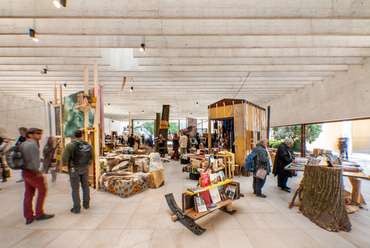 A svéd, norvég és finn együttműködésben megvalósuló északi pavilon egyszerre egy könyvtár és kiállítótér. A pavilonban Joar Nango 'Sámi' építészetről felhalmozott 20 éves kutatásának archívuma tekinthető meg.