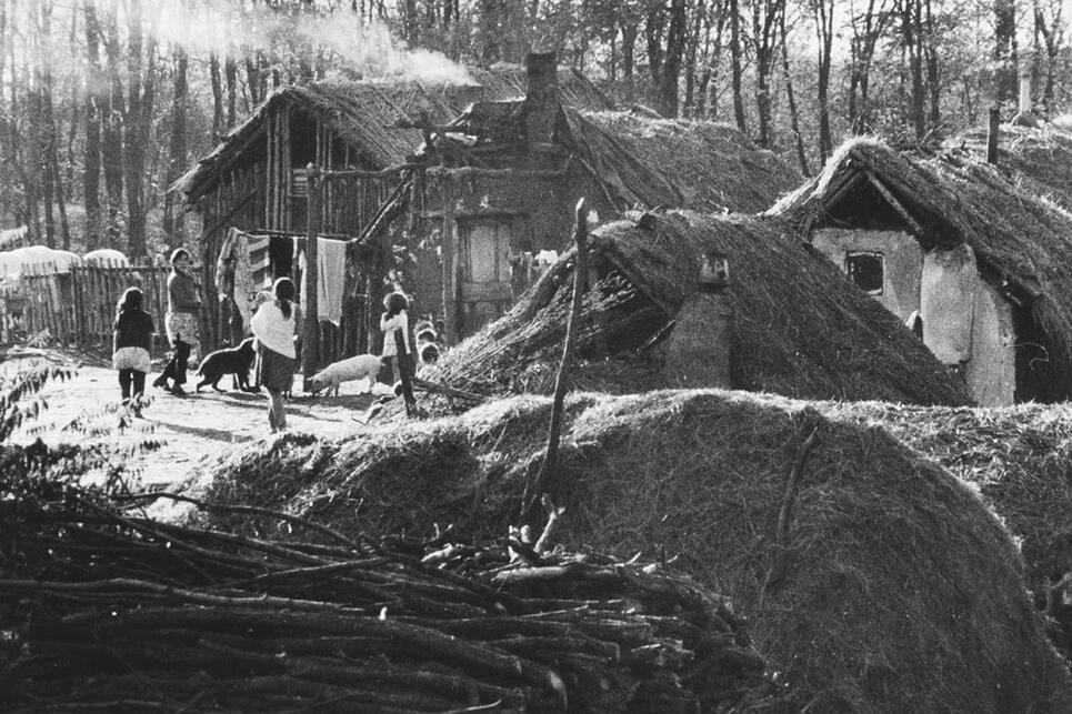 Mit csinálnak a cigánygyerekek? (1973) Rendező: Schiffer Pál. Fotó: Schiffer Pál / Fortepan