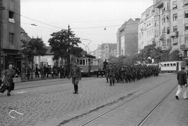 Lehel (Ferdinánd) tér, balra a Ferdinánd híd hídfője a Sóházzal. Szemben a Váci út a Nyugati (Berlini) tér irányába, 1939. Forrás: Fortepan/Berkó Pál