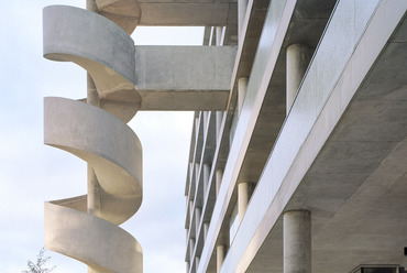 Bruther: Kollégium és parkolóház, Saclay. Fotó: Maxime Delvaux