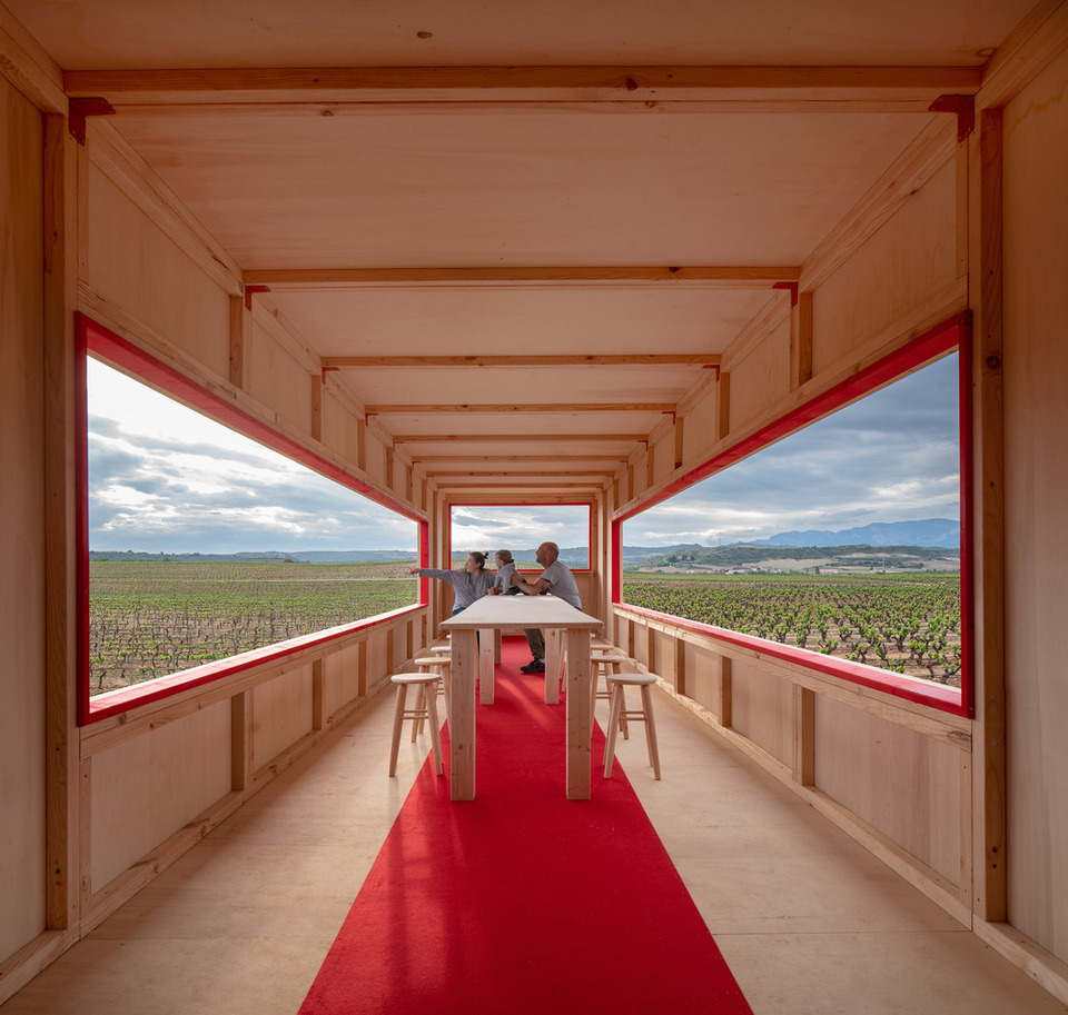 An Elevated Table in the Landscape / Jennyfher Alvarado, Alvaro Gonzalez. Forrás: Concétrico / Fotó: Josema Cutillas