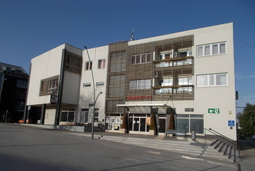 Az érdi városháza. Forrás: Wikimedia Commons, felhasználó: Globetrotter19.