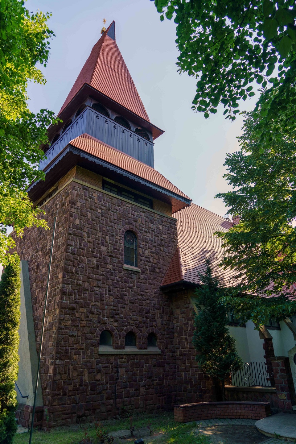 A Zalaegerszegi Református Egyházközség templom tetőfelújítása, Tervező: Alfaterv-2000, Fotó: Gál Roland