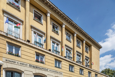 Az 1949-től alkalmazandó szocialista realizmus az addigitól merőben eltérő irányt mutatott az építészetnek. Körner ekkor tervezhette egyik fő művét, a második kerületi pártszékházat.
