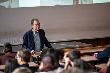 Barry Bergdoll előadása a BME Építészmérnöki Karán. Fotó: MÉM MDK
