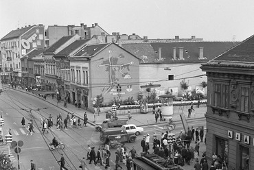 Széchenyi utca, "villanyrendőr" kereszteződés, 1968. Forrás: Balogh Attila

