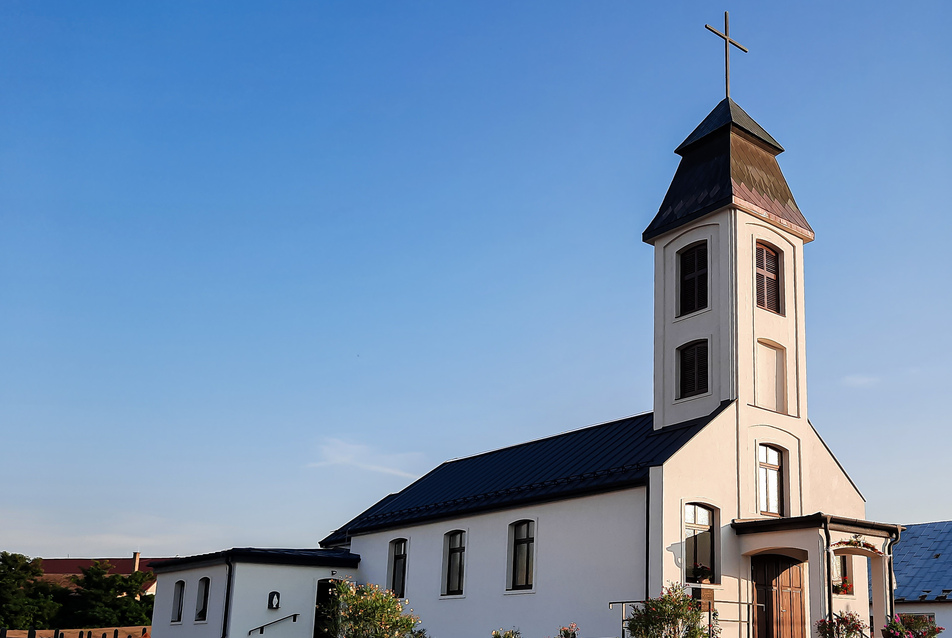 9 hónap alatt épült Szakoly most felszentelt római katolikus temploma 