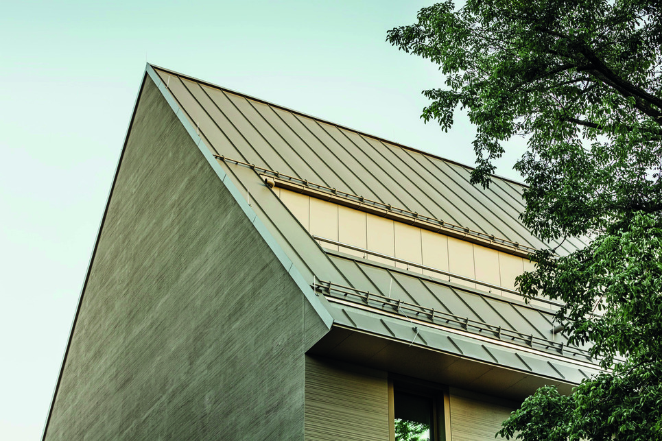 Kunsthaus Göttingen – tervező: Atelier ST – felhasznált anyag: Prefalz és PREFABOND bronz színben – fotó: Croce & Wir
