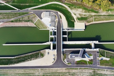 Mosoni-Duna Árvízkapu, üzemviteli épület. Tervező: Térhálózat Design Kft. Fotó: ÉDUVÍZIG
