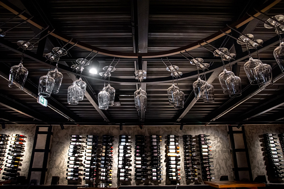 Óbuda szívében megnyitotta kapuit a Winehub borközpont. Fotó: Szmodits Balázs
