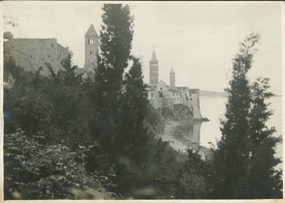Rab (Arbe) város látképe, Foerk Ernő felvétele balkáni tanulmányútjáról, 1915 körül. MÉM MDK Múzeumi Osztály